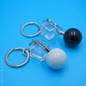 Porte-clés ballon de football 3D en métal peint, souvenir d'événement sportif, accessoire de voiture, couleur personnalisée, cadeau portable - Product Image 1