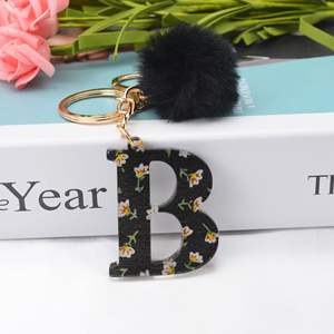 Acrylique <span class=keywords><strong>noir</strong></span> imprimé 26 <span class=keywords><strong>porte</strong></span>-clés lettre anglaise A-Z rétro motif résine pendentif <span class=keywords><strong>porte</strong></span>-clés avec <span class=keywords><strong>porte</strong></span>-clés <span class=keywords><strong>pompon</strong></span> femmes sac breloques - Product Image 3