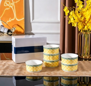 Jarra de crema de cerámica a cuadros amarillos con ribete verde, vajilla práctica para servir café y té y uso diario en el hogar. - Product Image 6