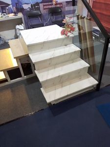 Marches d'<span class=keywords><strong>escalier</strong></span> en bois courbé traditionnelles et durables pour l'intérieur avec bande antidérapante et construction bois-acier, garantie de 3 ans - Product Image 6