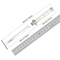 Couteau pliant tactique portable AKC13 en acier inoxydable, best-seller transfrontalier, avec manche en résine pour la survie en milieu sauvage, OEM