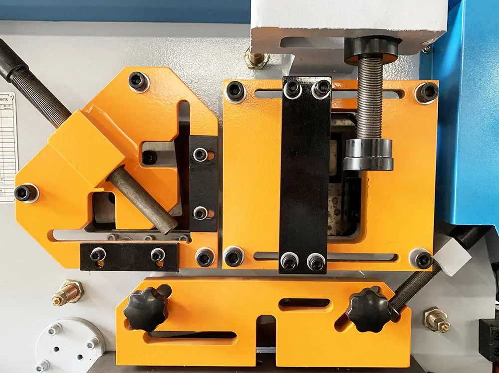 Macchina idraulica per ferro battuto cesoia punzonatrice angolare in acciaio e foro quadrato rotondo