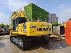Excavatrice sur chenilles Komatsu PC200 PC220-8 d'occasion à haut rendement et bas prix pour la construction - Product Image 2