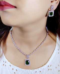 Conjunto de collar de gargantilla de piedra AD chapada en oro, el mejor conjunto de joyería india de boda para compromiso de boda y Aniversario - Product Image 5