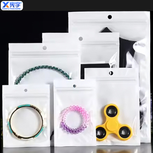 Op maat gemaakte logo transparante witte hersluitbare plastic zak met hanggat voor elektronische producten, telefoonhoesjes, sieraden, datakabels - Product Image 4