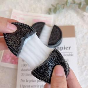 Juguete Antiestrés de Goma Suave TPR con Diseño de Galleta <span class=keywords><strong>OREO</strong></span>, Lindo Diseño de Fruta, Alivio de la Ansiedad, Juguete Sensorial para Apretar - Product Image 3