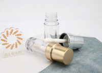 Flacon en plastique cylindrique élégant, corps transparent, tête de brosse large argentée électroplaquée, tube de brillant à lèvres avec bouchon à vis 5 ml