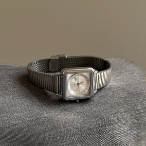 <span class=keywords><strong>Orologio</strong></span> Vintage Ieke da <span class=keywords><strong>Donna</strong></span> Minimalista con Elegante Cinturino in Acciaio Inossidabile <span class=keywords><strong>Dorato</strong></span> e Quadrante Quadrato Piccolo ed Elegante - Product Image 5