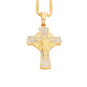 En stock Collier Crucifix Chrétien en Acier Inoxydable Plaqué Or 18K avec Strass et Détails Givrés, Bijou de Foi - Product Image 6