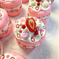 Jouet anti-stress en argile fait main en forme de gâteau aux fraises, boule croustillante et moelleuse, jouet sensoriel pour enfants et adultes, relaxation quotidienne