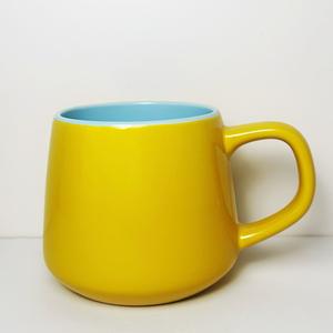 Taza de Cerámica Personalizada con Forma Curva y Asa, Interior Amarillo y Azul, Taza Individual, Artículos Promocionales para Bebidas, Origen Zibo, Parte 7111 - Product Image 3