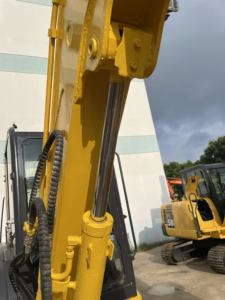 Mini-excavatrice PC55 de 5,5 tonnes, fabriquée au Japon, à rotation zéro, compacte, avec moteur Honda et système entièrement hydraulique. - Product Image 4