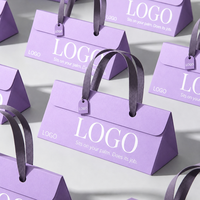 Tas Belanja Kertas Kraft Cetak Offset dengan Pegangan Die-Cut, Logo Embos Mewah, Laris Manis, Warna Pink untuk Makeup