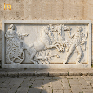 Frigorifero in marmo greco classico con scultura a rilievo di carro mitologico e cavalli, decorazione da parete - Product Image 1