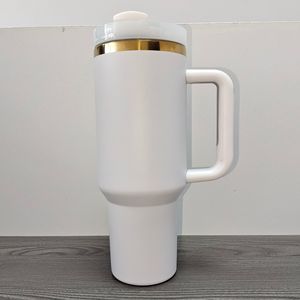Vaso de acero inoxidable al vacío personalizado de 40oz con asa y iones de paja/chapado en oro para viajes - Product Image 6