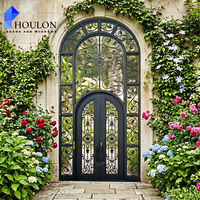 Porte en fer forgé sélectionnée par Architectural Digest, design primé, porte primée par le Design Award.