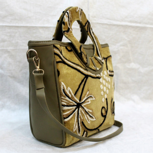 Bolso de lona bordado con diseño floral estilo Ari de Cachemira, bolso de hombro informal para uso diario. - Product Image 1