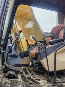 รถขุดตีนตะขาบ CAT320CL มือสอง พร้อมชิ้นส่วนหลักของเครื่องจักรไฮดรอลิก และเครื่องยนต์เดิม - Product Image 6