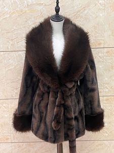 Giacca in <span class=keywords><strong>Pelliccia</strong></span> Sintetica <span class=keywords><strong>di</strong></span> Volpe Europea su Misura per Donna, <span class=keywords><strong>Cappotto</strong></span> in <span class=keywords><strong>Pelliccia</strong></span> <span class=keywords><strong>di</strong></span> <span class=keywords><strong>Visone</strong></span> Dorato per Esportazione - Product Image 5