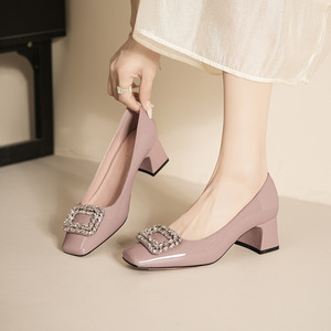 Escarpins de style français pour femmes, bout carré, talon carré, en cuir verni, avec boucle en strass, chaussures habillées formelles, hauteur de talon 3cm-5cm - Product Image 3