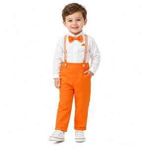 Tenue formelle deux pièces pour le 1er anniversaire d'un bébé garçon : chemise blanche à manches longues, pantalon à bretelles orange, nœud papillon - Product Image 5