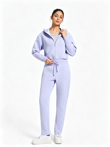 Vente en gros – Nouvelle veste décontractée courte pour femme, style sportswear, avec capuche zippée en tissu air layer, idéale pour le fitness et les loisirs, collection automne-hiver - Product Image 3