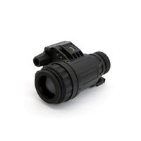 Le T-ELF 14 est un dispositif de vision nocturne à faible luminosité pouvant être utilisé à la main, sur la tête ou sur un casque.