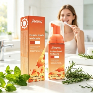 Espuma Limpiadora Bucal Herbal Blanqueadora con Sabor a Menta Fresca, de Venta Superior OEM, Limpieza Profunda, Refrescante y Anti-Manchas de Tabaco - Product Image 2
