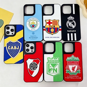Funda de Silicona 3D a Prueba de Golpes con Logotipo de Club de Fútbol para iPhone 17 16 15 14 13 12 <span class=keywords><strong>11</strong></span> Pro Max, Cubierta con Logotipo de Equipo de Fútbol en Relieve - Product Image 1