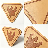 Étiquettes personnalisées en cuir PU de forme irrégulière, pressées à chaud, pour chapeaux, vêtements, accessoires de couture, fabricant OEM, usine