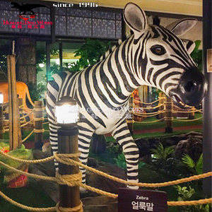 <span class=keywords><strong>Parque</strong></span> zoológico Artificial decorativa estatuas de animales vida tamaño Animatronic Animal cebra - Product Image 2