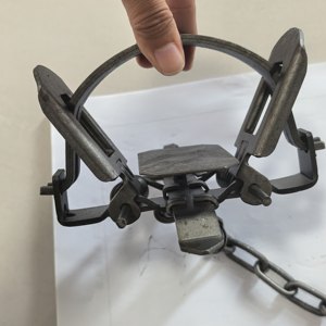 Piège professionnel robuste pour la gestion de la faune - Piège <span class=keywords><strong>à</strong></span> pattes en acier galvanisé écologique pour coyote et <span class=keywords><strong>loup</strong></span>, idéal pour la ferme - Product Image 3
