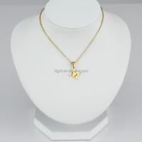 Vente en gros de minuscules initiales en or collier de lettres collier d'initiales nom collier pendentif breloque femmes bijoux en acier inoxydable