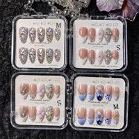 En stock : Faux ongles à presser faits main, courbe amande moyenne, style français, couvrance totale, PMMA, double embossage, 10 pièces