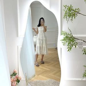 Miroir de maquillage mural LED irrégulier pour chambre à coucher, mobilier d'intérieur moderne, interrupteur tactile, PVC anti-explosion - Product Image 1