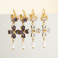 Traumhafte Vintage 18K PVD Vergoldete Edelstahl Blumen-Ohrringe mit Farbigen Kristallen und Reisperlen-Quasten für Hochzeiten