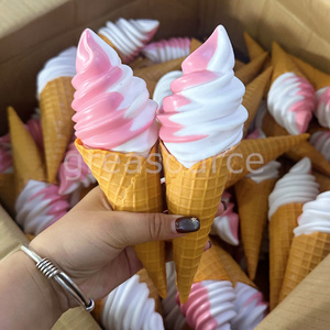 Décoration de scène pour événement sur le thème de la boutique de crème glacée, idéale pour les fêtes sur le campus, modèle alimentaire lumineux DIY rose et mignon de 8,28 pouces, saveur double vanille. - Product Image 3