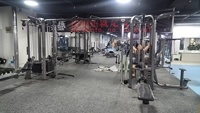 Station de musculation multifonctionnelle 8 postes, directement de l'usine, pour entraînement polyvalent et équipement de gym de type Jungle Gym