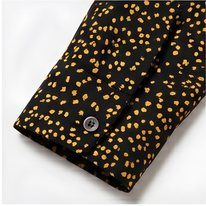 Camisa de Mujer con Estampado de Puntos Negros, Cierre de Botones, Manga Larga, Corte Clásico, Blusa Corta de Popelina 100% Algodón, para Oficina, para Todas las Temporadas - Product Image 4