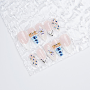 เล็บปลอมสีฟ้าลายดอกไม้ รุ่นโทนเย็น สำหรับตกแต่งเล็บและทำเล็บ - Product Image 2