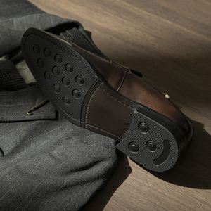 Chaussures habillées en cuir véritable pour hommes, à enfiler, pour mariage et usage quotidien, style haut de gamme, antidérapantes et respirantes - Product Image 5