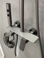 Ensemble de douche thermostatique exquis avec interrupteur à molette, quatre modes de jet d'eau, corps en laiton, finition polie brossée, barre de douche à jet doux