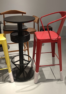 Table de restaurant moderne en bois noir, design industriel, surface durable, facile à nettoyer, mobilier commercial - Product Image 3