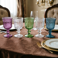 Verres à boire en verre coloré de style européen, pressés à la machine, gravés et sculptés, pour les fêtes nuptiales