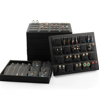 Présentoir Commercial Carré Pliable Moderne en PU Noir et Or pour Bijoux, Boucles d'Oreilles et Colliers
