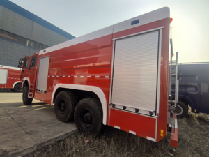 Camion de pompiers tout-terrain 6x6 16000L à eau, mousse et poudre sèche, robuste, pour la lutte contre les incendies forestiers, directement de l'usine - Product Image 4