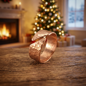 Bague en cuivre martelé de luxe pour l'équilibre énergétique et la santé – Bague en cuivre pur martelé pour la santé - Product Image 1