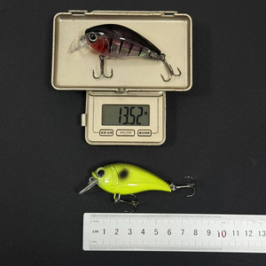 Esca Artificiale Galleggiante 60mm 13.5g, Crankbait Rigido per Bass, Wobbler Giapponese con Prisma 3D, Esca Dura Topwater Fat Squarebill - Product Image 2