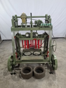 Vibrations- und Geräuschreduzierte Großrad-Bausteinmaschine – Bestseller für Gabun, Zementziegelmaschine - Product Image 3