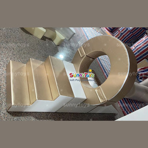 Fosse à balles dorée ronde d'équipement de jeu mou d'intérieur commercial avec aire de jeux gonflable de toboggan pour les fêtes d'enfants - Product Image 3